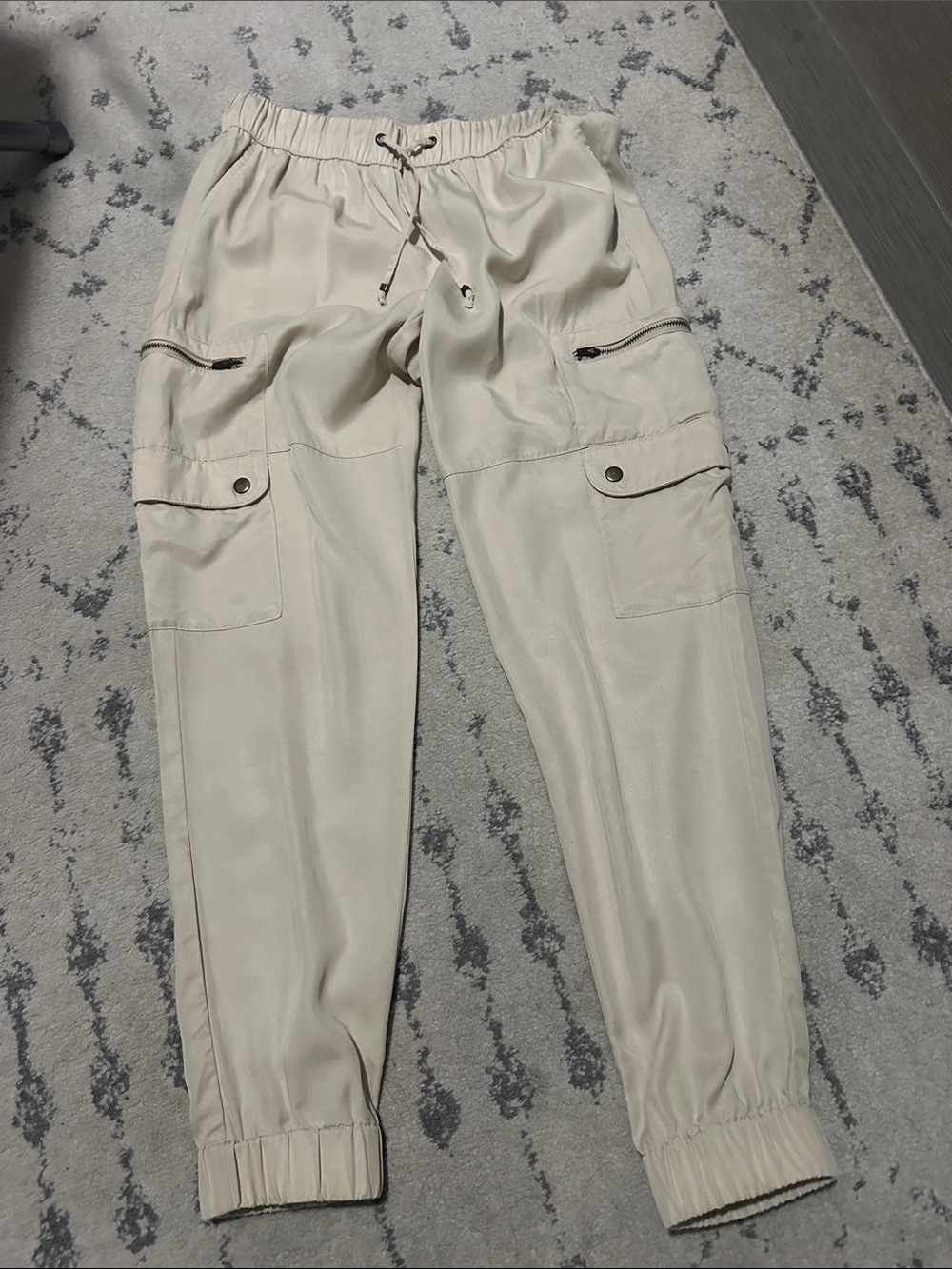 Banana Republic women’s Cargo Jogger Pants in oyster pearl
